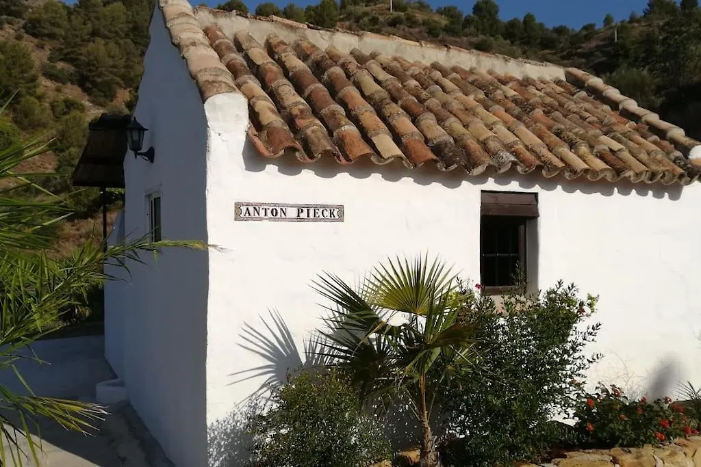 Tiny House 12M2 In Holiday Park With 55 M2 Pool Tolox