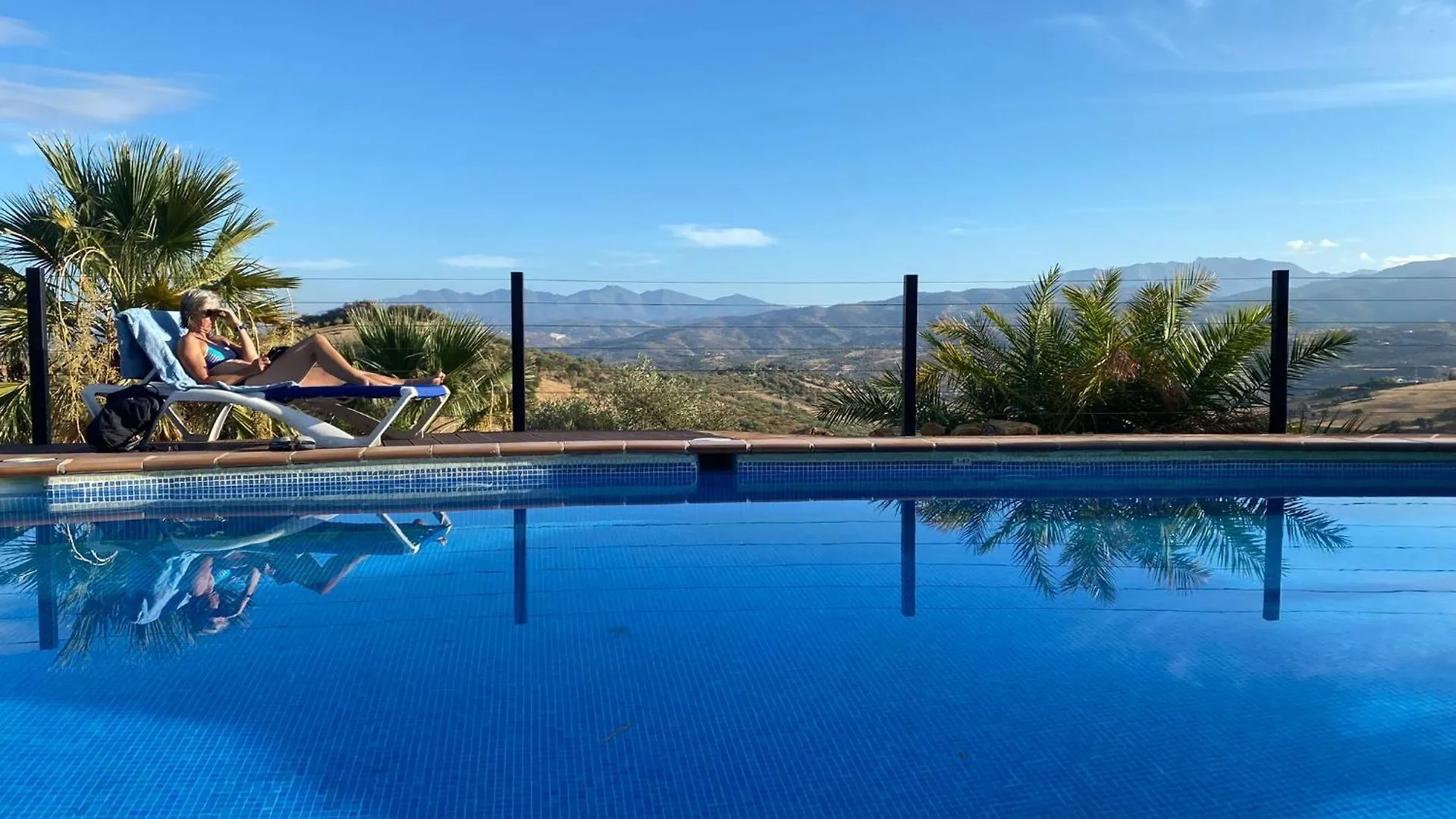 Tiny House 12M2 In Holiday Park With 55 M2 Pool Tolox Spain
